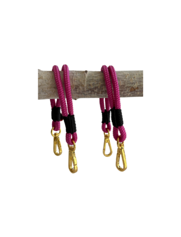 Kinderwagentau 4 Karabiner – beerenpink.tiefschwarz – goldfarben
